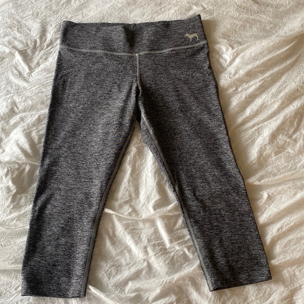 PINK Yoga Small Cropped Leggings SMALL GRAY​